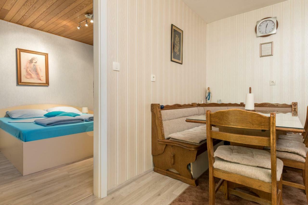 Apartments Ivan Kaštela エクステリア 写真