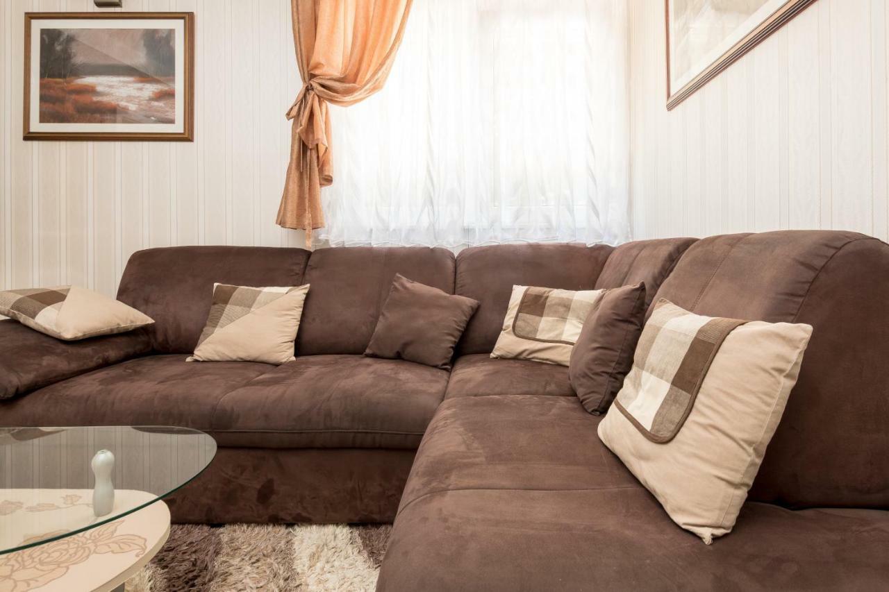 Apartments Ivan Kaštela エクステリア 写真