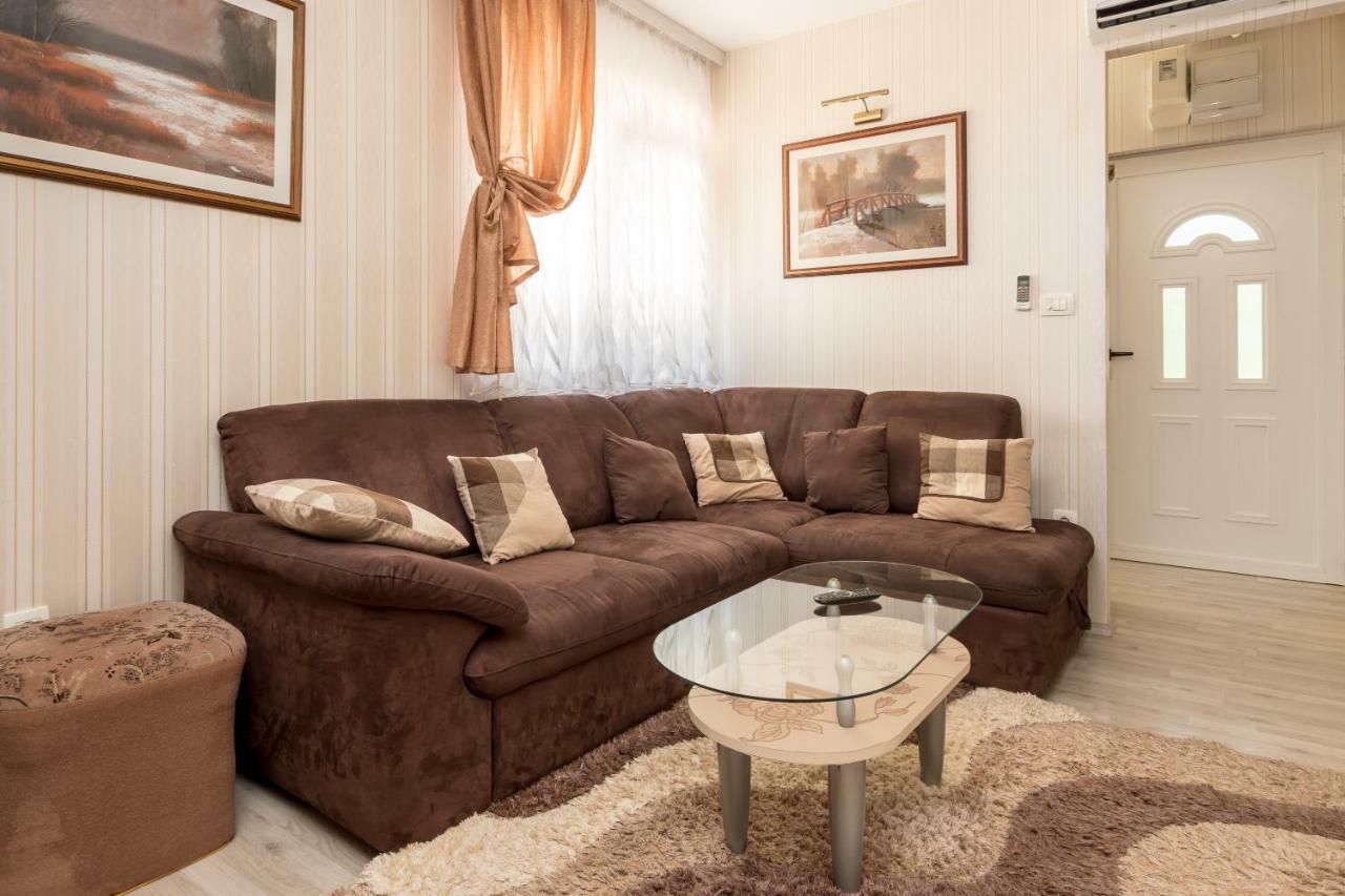 Apartments Ivan Kaštela エクステリア 写真