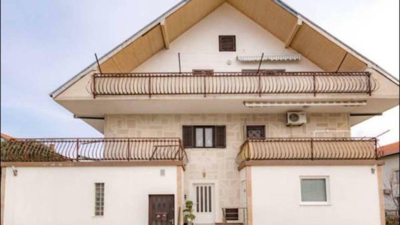 Apartments Ivan Kaštela エクステリア 写真